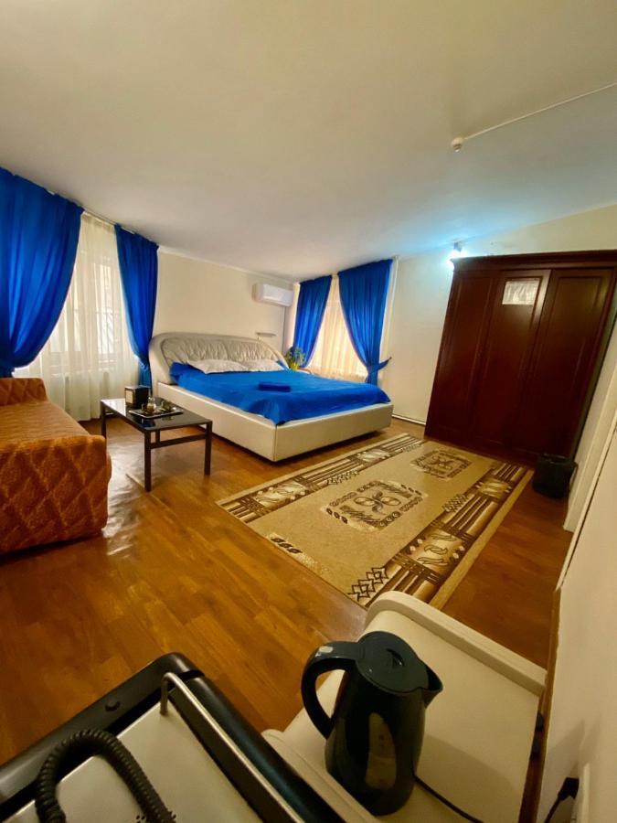 Esentai Hostel Алмати Екстер'єр фото