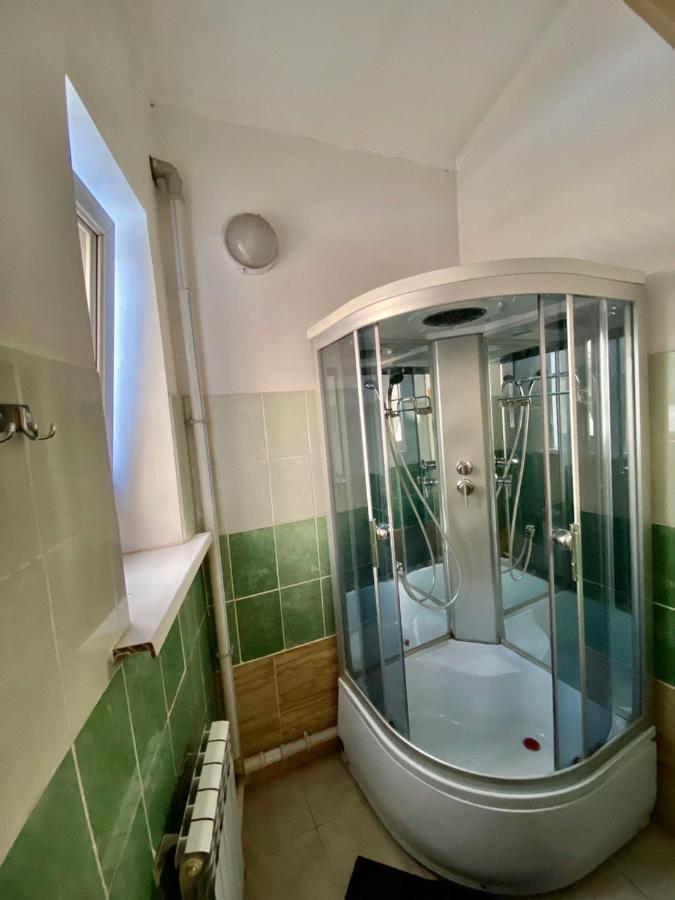 Esentai Hostel Алмати Екстер'єр фото